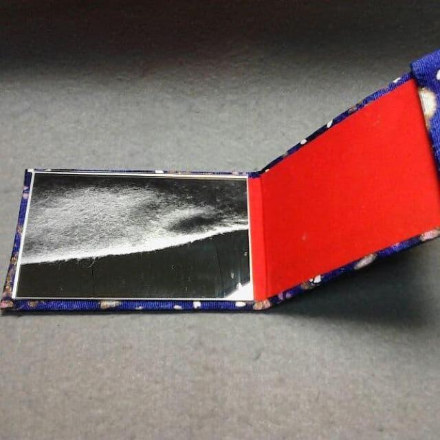 ちりめん? 折りたたみミラー 青 手鏡 < 女性ファッション ちりめん? 折りたたみミラー 青 手鏡 < 女性ファッションの