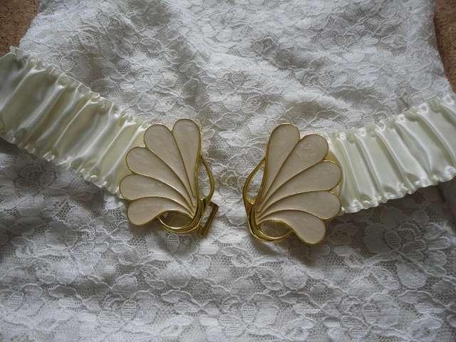 ホワイト&ゴールド系 バタフライベルト < 女性ファッション ホワイト&ゴールド系 バタフライベルト < 女性ファッションの