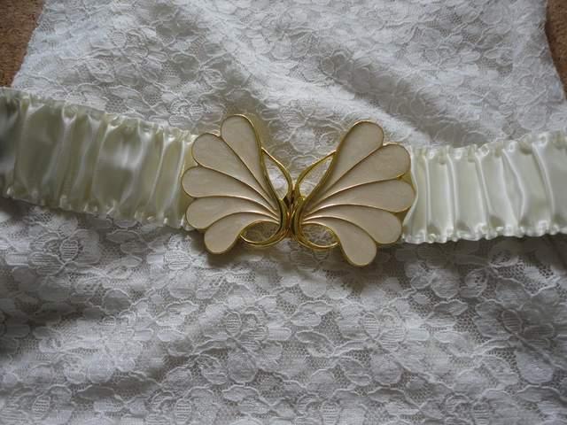 ホワイト&ゴールド系 バタフライベルト < 女性ファッション ホワイト&ゴールド系 バタフライベルト < 女性ファッションの