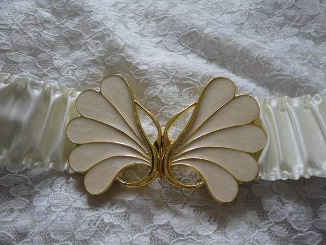 ホワイト&ゴールド系 バタフライベルト < 女性ファッション ホワイト&ゴールド系 バタフライベルト < 女性ファッションの