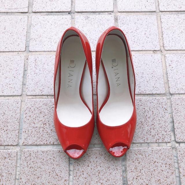◆DIANA/ダイアナ◆定番王道パンプス★エナメル生地*レッド22.5cm*冬コーデ♪状態〇 < ブランド ◆DIANA/ダイアナ◆定番王道パンプス★エナメル生地*レッド22.5cm*冬コーデ♪状態〇 < ブランドの