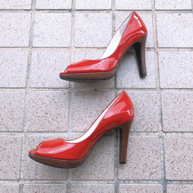 ◆DIANA/ダイアナ◆定番王道パンプス★エナメル生地*レッド22.5cm*冬コーデ♪状態〇 < ブランド ◆DIANA/ダイアナ◆定番王道パンプス★エナメル生地*レッド22.5cm*冬コーデ♪状態〇 < ブランドの