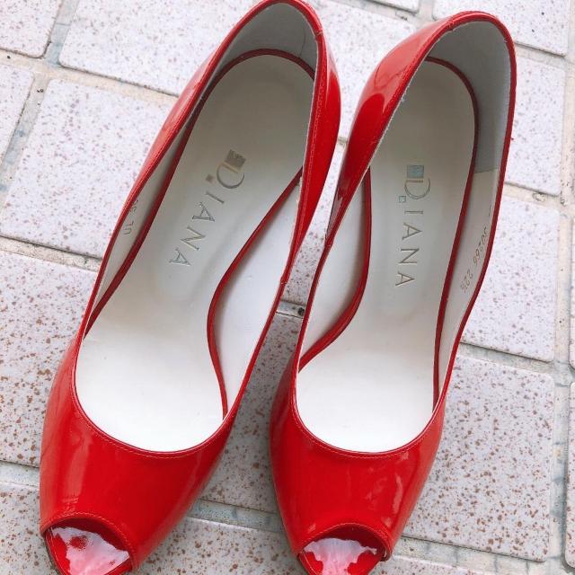 ◆DIANA/ダイアナ◆定番王道パンプス★エナメル生地*レッド22.5cm*冬コーデ♪状態〇 < ブランド ◆DIANA/ダイアナ◆定番王道パンプス★エナメル生地*レッド22.5cm*冬コーデ♪状態〇 < ブランドの