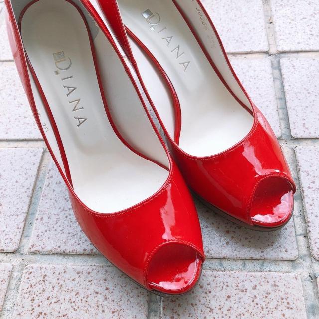 ◆DIANA/ダイアナ◆定番王道パンプス★エナメル生地*レッド22.5cm*冬コーデ♪状態〇 < ブランド ◆DIANA/ダイアナ◆定番王道パンプス★エナメル生地*レッド22.5cm*冬コーデ♪状態〇 < ブランドの