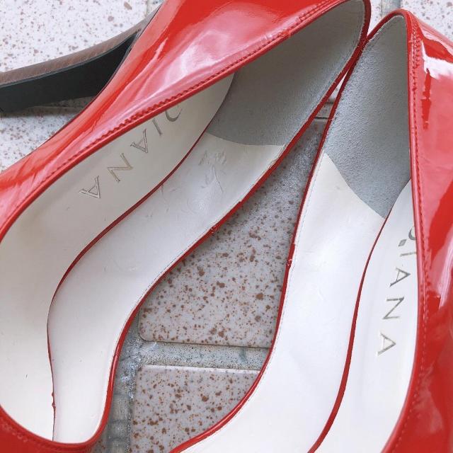 ◆DIANA/ダイアナ◆定番王道パンプス★エナメル生地*レッド22.5cm*冬コーデ♪状態〇 < ブランド ◆DIANA/ダイアナ◆定番王道パンプス★エナメル生地*レッド22.5cm*冬コーデ♪状態〇 < ブランドの