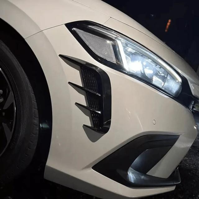 リアフェンダー&フロントフェンダー両用ダミーダクト左右 カーボン調汎用ダクト 柔軟素材で曲面もOK 愛車がレーシーに大変身 < 自動車/バイク リアフェンダー&フロントフェンダー両用ダミーダクト左右 カーボン調汎用ダクト 柔軟素材で曲面もOK 愛車がレーシーに大変身 < 自動車/バイク