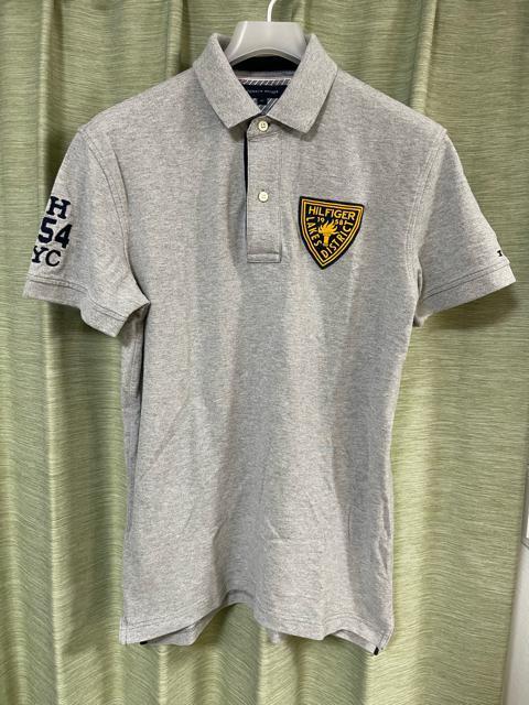トミーヒルフィガーTOMMY HILFIGERコットンワッペン半袖ポロシャツ アメカジサーフミリタリービジネススーツMグレーゴルフ < 男性ファッション トミーヒルフィガーTOMMY HILFIGERコットンワッペン半袖ポロシャツ アメカジサーフミリタリービジネススーツMグレーゴルフ < 男性ファッションの