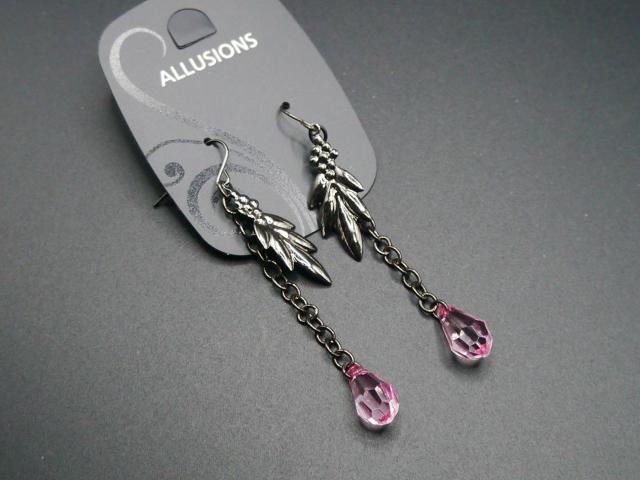 新品 英国 ALLUSIONSアンティーク調ドロップストーンピアス < 女性アクセサリー/時計 新品 英国 ALLUSIONSアンティーク調ドロップストーンピアス < 女性アクセサリー/時計の