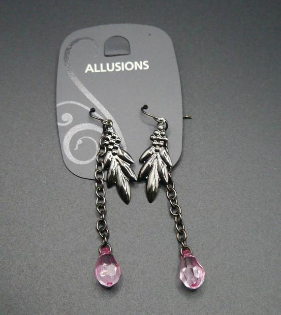 新品 英国 ALLUSIONSアンティーク調ドロップストーンピアス < 女性アクセサリー/時計 新品 英国 ALLUSIONSアンティーク調ドロップストーンピアス < 女性アクセサリー/時計の