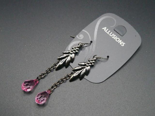 新品 英国 ALLUSIONSアンティーク調ドロップストーンピアス < 女性アクセサリー/時計 新品 英国 ALLUSIONSアンティーク調ドロップストーンピアス < 女性アクセサリー/時計の