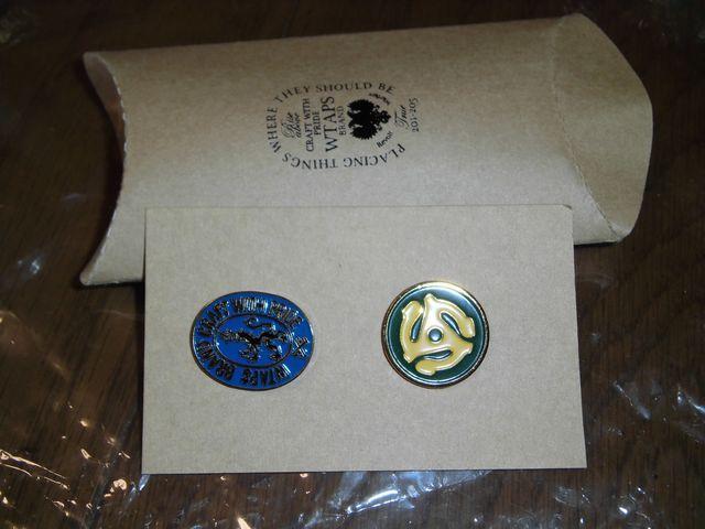 新品WTAPSダブルタップスピンバッチセットピンズA < ブランド 新品WTAPSダブルタップスピンバッチセットピンズA < ブランドの