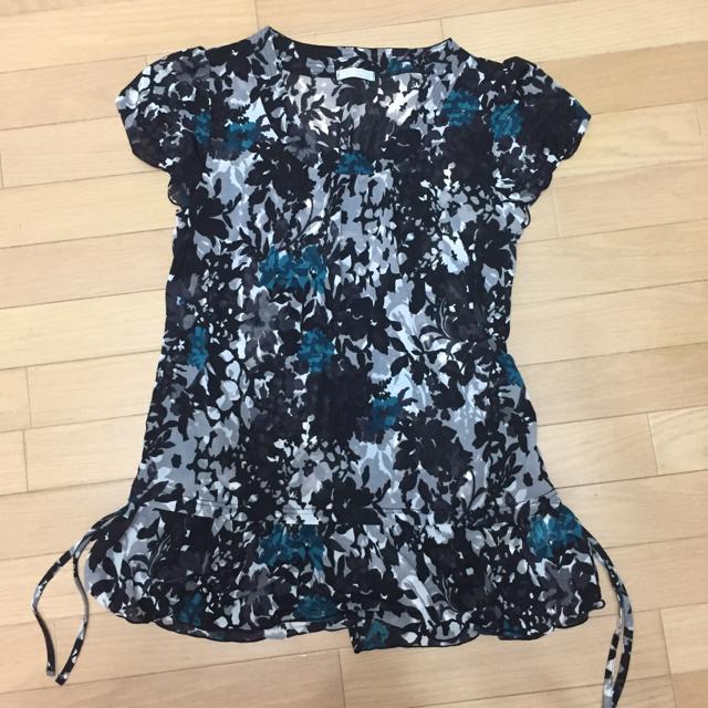 柔らか 裾フリル 半袖チュニック 花柄 < 女性ファッション  柔らか 裾フリル 半袖チュニック 花柄  < 女性ファッションの