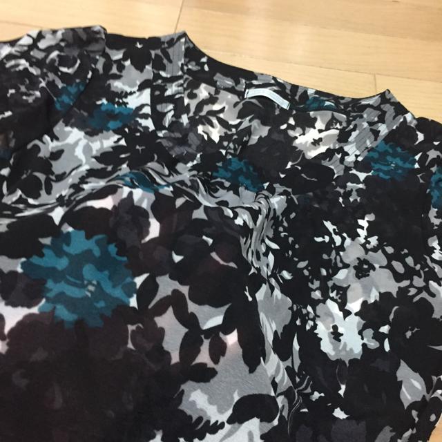 柔らか 裾フリル 半袖チュニック 花柄 < 女性ファッション  柔らか 裾フリル 半袖チュニック 花柄 < 女性ファッションの