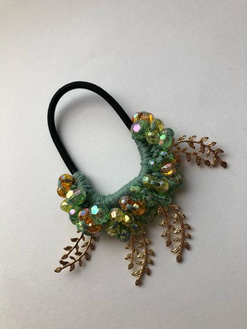 ハンドメイド ヘアゴム キラキラビーズ&リーフ盛り盛り♪ < 女性ファッション  ハンドメイド ヘアゴム キラキラビーズ&リーフ盛り盛り♪ < 女性ファッションの