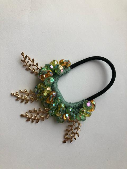 ハンドメイド ヘアゴム キラキラビーズ&リーフ盛り盛り♪ < 女性ファッション  ハンドメイド ヘアゴム キラキラビーズ&リーフ盛り盛り♪ < 女性ファッションの