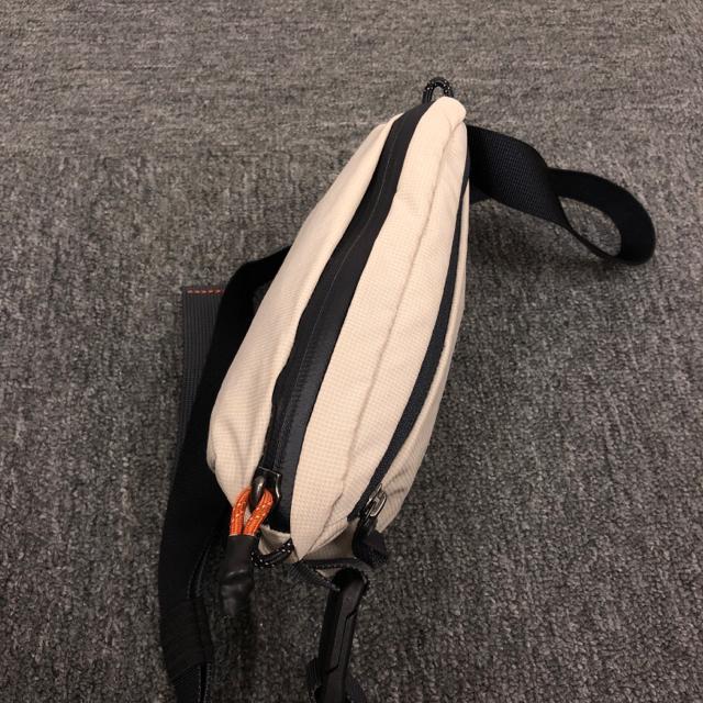  bellroy {fBobO  jt@bV 