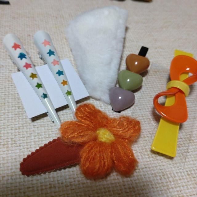 ホワイト〜オレンジ系ヘアクリップ6個セット < 女性アクセサリー/時計 ホワイト〜オレンジ系ヘアクリップ6個セット < 女性アクセサリー/時計の