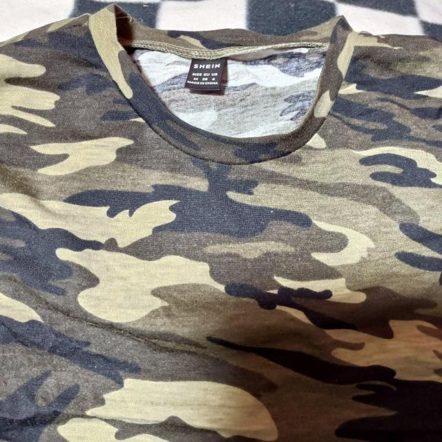 新品★カモフラ柄フレンチスリーブショート丈カットソー < 女性ファッション  新品★カモフラ柄フレンチスリーブショート丈カットソー < 女性ファッションの