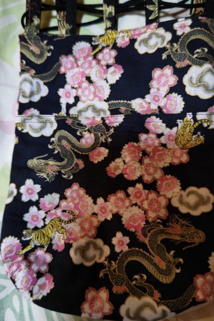 ★処分品★新品黒×松と竹林と虎金彩和柄信玄巾着袋リバーシブル < 男性ファッション  ★処分品★新品黒×松と竹林と虎金彩和柄信玄巾着袋リバーシブル < 男性ファッションの
