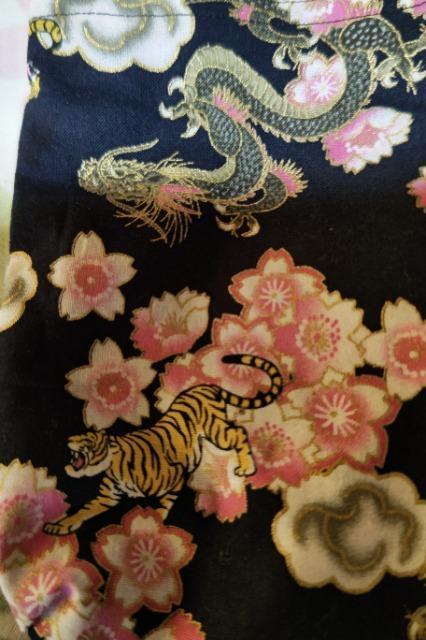 ★処分品★新品黒×松と竹林と虎金彩和柄信玄巾着袋リバーシブル < 男性ファッション  ★処分品★新品黒×松と竹林と虎金彩和柄信玄巾着袋リバーシブル < 男性ファッションの
