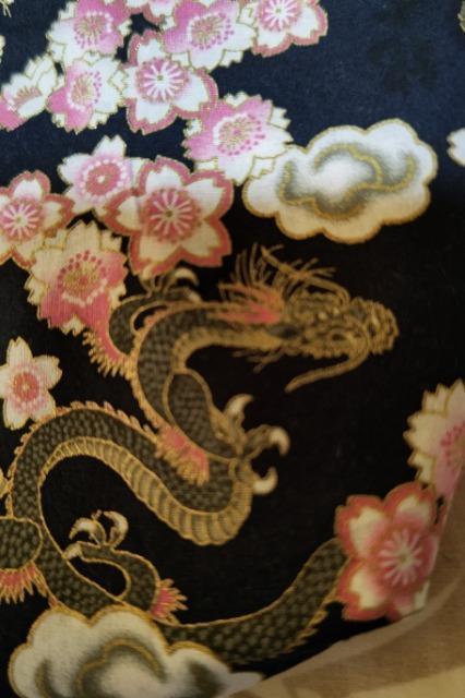 ★処分品★新品黒×松と竹林と虎金彩和柄信玄巾着袋リバーシブル < 男性ファッション  ★処分品★新品黒×松と竹林と虎金彩和柄信玄巾着袋リバーシブル < 男性ファッションの