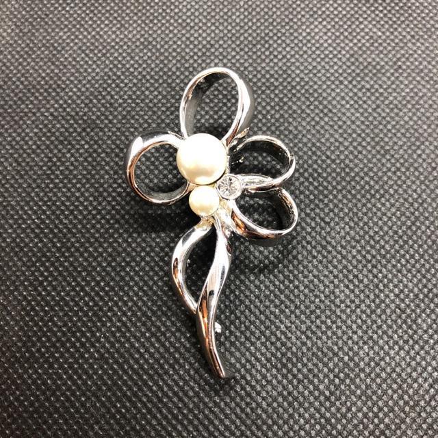 即決 VB シルバーカラー ブローチ < 女性アクセサリー/時計  即決 VB シルバーカラー ブローチ  < 女性アクセサリー/時計の