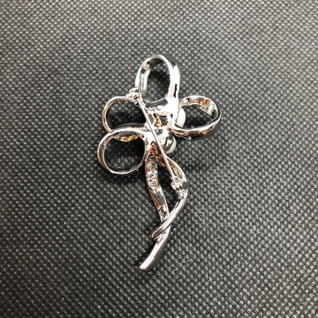 即決 VB シルバーカラー ブローチ < 女性アクセサリー/時計  即決 VB シルバーカラー ブローチ < 女性アクセサリー/時計の