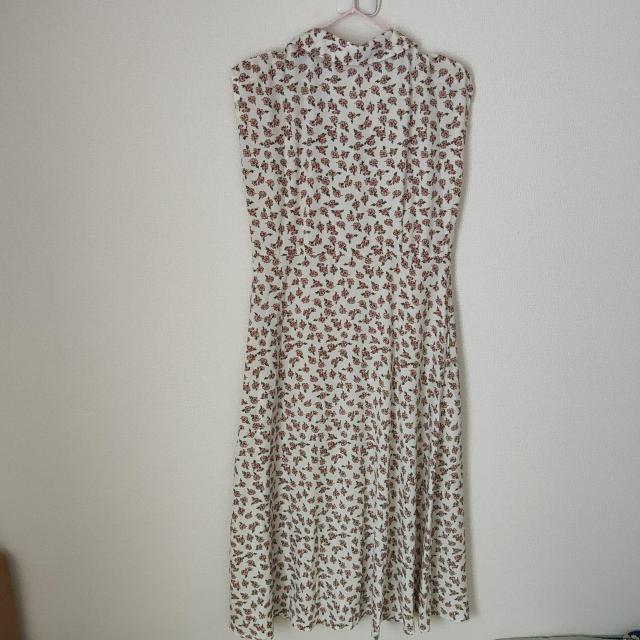 Ray Cassin 花柄ノースリーブワンピース < ブランド Ray Cassin 花柄ノースリーブワンピース < ブランドの