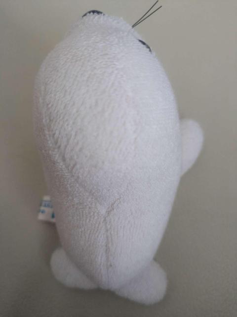 ふわふわかわいい 白いアザラシ ぬいぐるみ マスコット キーホルダーにも < おもちゃ ふわふわかわいい 白いアザラシ ぬいぐるみ マスコット キーホルダーにも < おもちゃの