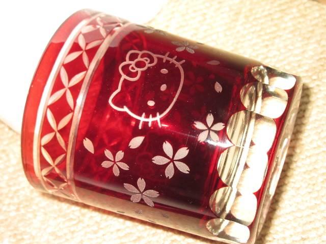 未使用☆ハローキティ*桜舞う切子グラス(赤)単品 < インテリア/ライフ 未使用☆ハローキティ*桜舞う切子グラス(赤)単品 < インテリア/ライフの