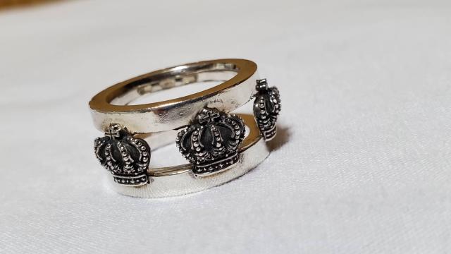 正規 ジャスティンデイビス 3連王冠リング 12~13 SV925 トリプルクラウン×Wバンド 指輪 男女兼用 < ブランド  正規 ジャスティンデイビス 3連王冠リング 12~13 SV925 トリプルクラウン×Wバンド 指輪 男女兼用  < ブランドの