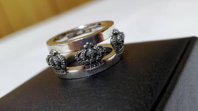 正規 ジャスティンデイビス 3連王冠リング 12~13 SV925 トリプルクラウン×Wバンド 指輪 男女兼用 < ブランド  正規 ジャスティンデイビス 3連王冠リング 12~13 SV925 トリプルクラウン×Wバンド 指輪 男女兼用 < ブランドの