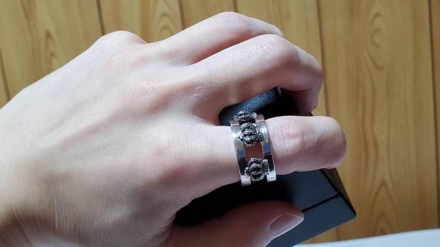 正規 ジャスティンデイビス 3連王冠リング 12~13 SV925 トリプルクラウン×Wバンド 指輪 男女兼用 < ブランド  正規 ジャスティンデイビス 3連王冠リング 12~13 SV925 トリプルクラウン×Wバンド 指輪 男女兼用 < ブランドの