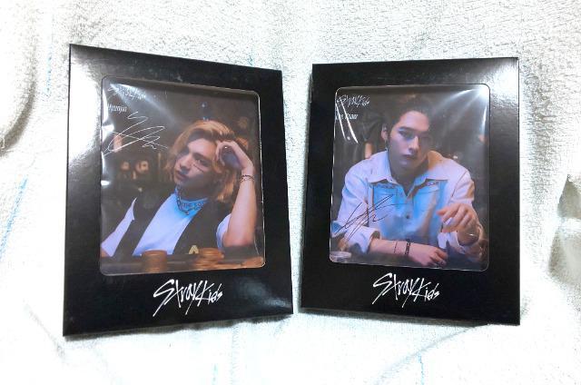 【Stray Kids】☆スマホスタンド☆ Hyunjin *Lee Know ☆2点セット☆ < タレントグッズ  【Stray Kids】☆スマホスタンド☆ Hyunjin *Lee Know ☆2点セット☆  < タレントグッズの