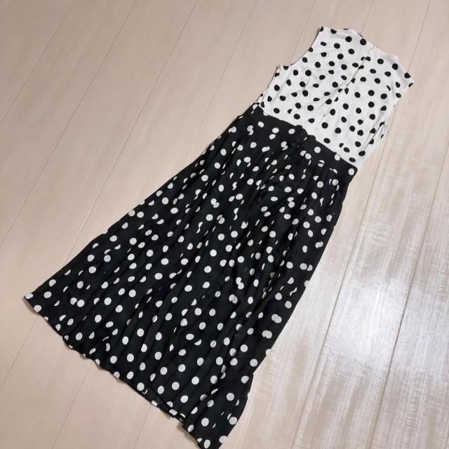 ◆ZARA/ザラ◆ドット柄プリーツマキシワンピ★モノトーン×ドットXS♪シンプル秋コーデ < ブランド  ◆ZARA/ザラ◆ドット柄プリーツマキシワンピ★モノトーン×ドットXS♪シンプル秋コーデ < ブランドの