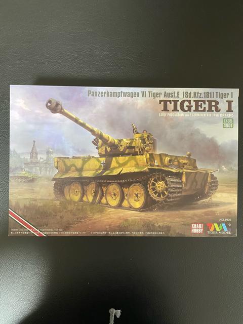 1/35Tiger IE�^�O���ƃL���[�x�����[�Q��82�^�v�����f���Z�b�g�̔� �� �z�r�[�� 