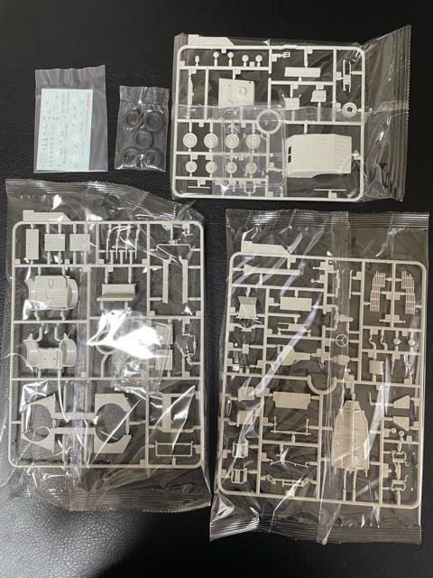 1/35Tiger IE�^�O���ƃL���[�x�����[�Q��82�^�v�����f���Z�b�g�̔� �� �z�r�[�� 