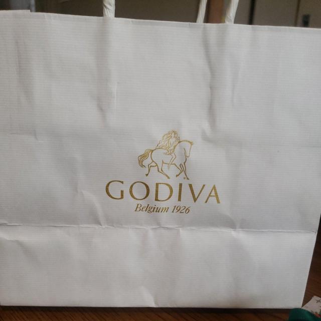 ゴディバ ブッシュドノエル アソートメント 7粒入 未開封品 < グルメ/ドリンク ゴディバ ブッシュドノエル アソートメント 7粒入 未開封品 < グルメ/ドリンクの