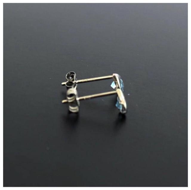 K14 ホワイトゴールド 水色 石入り しずく ドロップ ピアス < 女性アクセサリー/時計 K14 ホワイトゴールド 水色 石入り しずく ドロップ ピアス < 女性アクセサリー/時計の