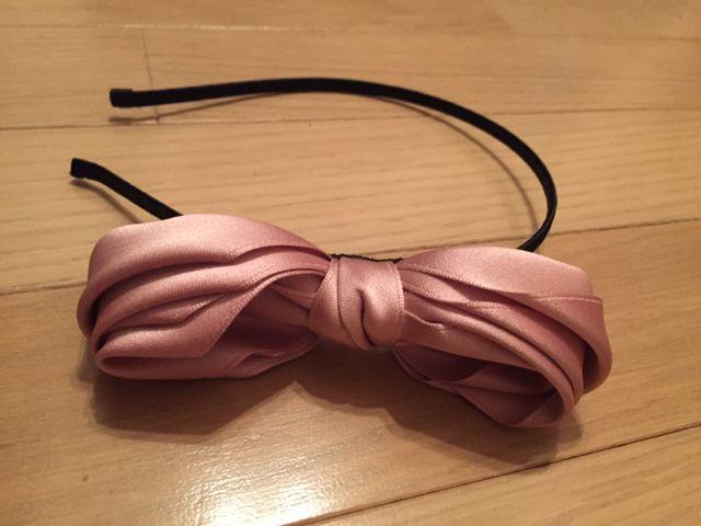 大きなピンクリボンのカチューシャ < 女性アクセサリー/時計  大きなピンクリボンのカチューシャ < 女性アクセサリー/時計の