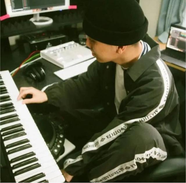 UMBRO × Diaspora Side Tape Pants L パンツ アンブロ < ブランド  UMBRO × Diaspora Side Tape Pants L パンツ アンブロ < ブランドの