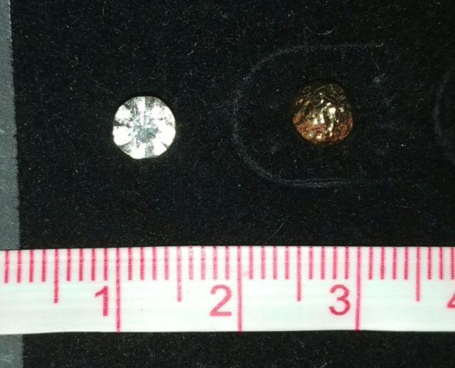 新品 ピアス2点セット クリアストーン ゴールドピアス < 女性アクセサリー/時計 新品 ピアス2点セット クリアストーン ゴールドピアス < 女性アクセサリー/時計の