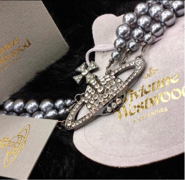 Vivienne Westwood �O�A�p�[���`���[�J�[ �u���b�N  �� �u�����h�� 