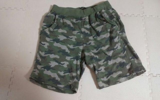 UNIQLO 短パンツ 迷彩 KIDSのLサイズ 130かな < キッズ/ベビー UNIQLO 短パンツ 迷彩 KIDSのLサイズ 130かな < キッズ/ベビーの