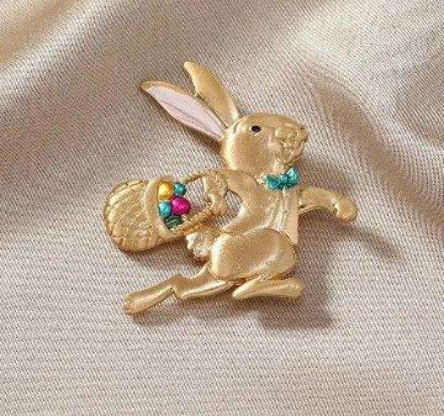 ラビット デザイン ブローチ うさぎ ネザーランド ゴールド ピーターラビット < 女性アクセサリー/時計  ラビット デザイン ブローチ うさぎ ネザーランド ゴールド ピーターラビット  < 女性アクセサリー/時計の