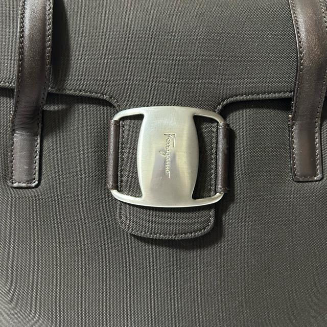 美品 Salvatore Ferragamo フェラガモ ヴァラ ショルダーバッグ トートバッグ AQ21 8718 ナイロン < ブランド 美品 Salvatore Ferragamo フェラガモ ヴァラ ショルダーバッグ トートバッグ AQ21 8718 ナイロン < ブランドの