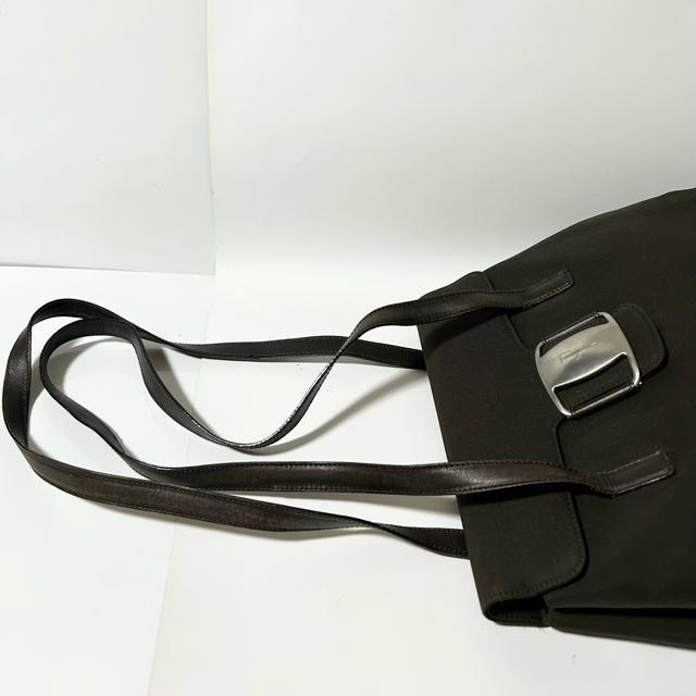 美品 Salvatore Ferragamo フェラガモ ヴァラ ショルダーバッグ トートバッグ AQ21 8718 ナイロン < ブランド 美品 Salvatore Ferragamo フェラガモ ヴァラ ショルダーバッグ トートバッグ AQ21 8718 ナイロン < ブランドの