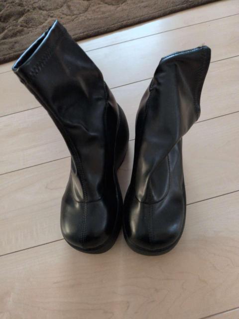 厚底 黒 ショートブーツ < 女性ファッション 厚底 黒 ショートブーツ < 女性ファッションの