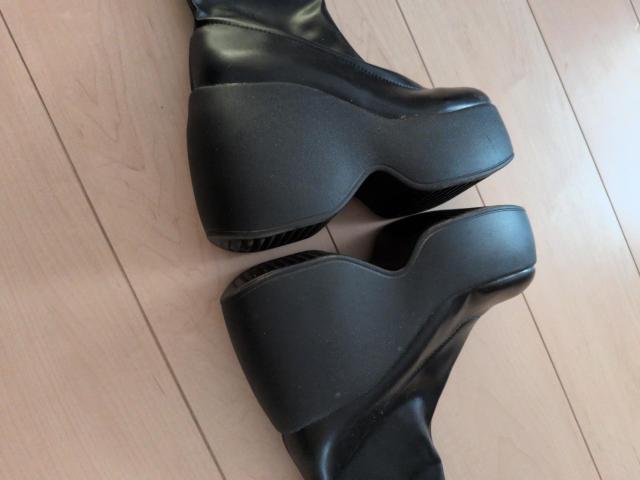 厚底 黒 ショートブーツ < 女性ファッション 厚底 黒 ショートブーツ < 女性ファッションの