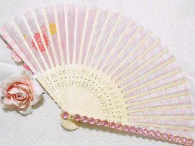 幻想艶【香 華花】インテリア.祭り.花火大会に♪カメリア.薔薇.高級ストーンデコ扇子 < 女性ファッション 幻想艶【香 華花】インテリア.祭り.花火大会に♪カメリア.薔薇.高級ストーンデコ扇子 < 女性ファッションの